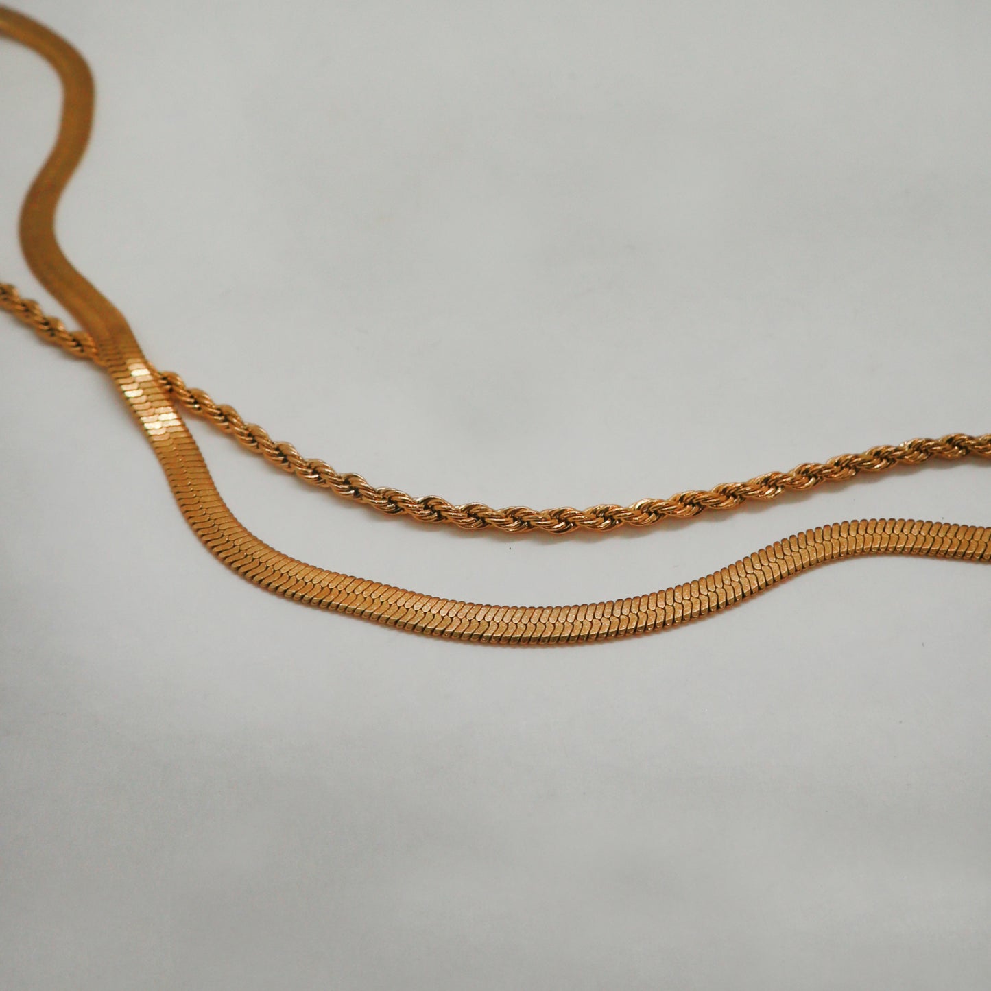 Swirl snake necklace