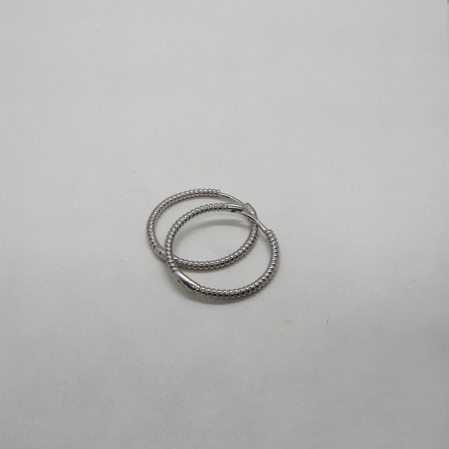 Hailey hoop earrings 20 mm silver