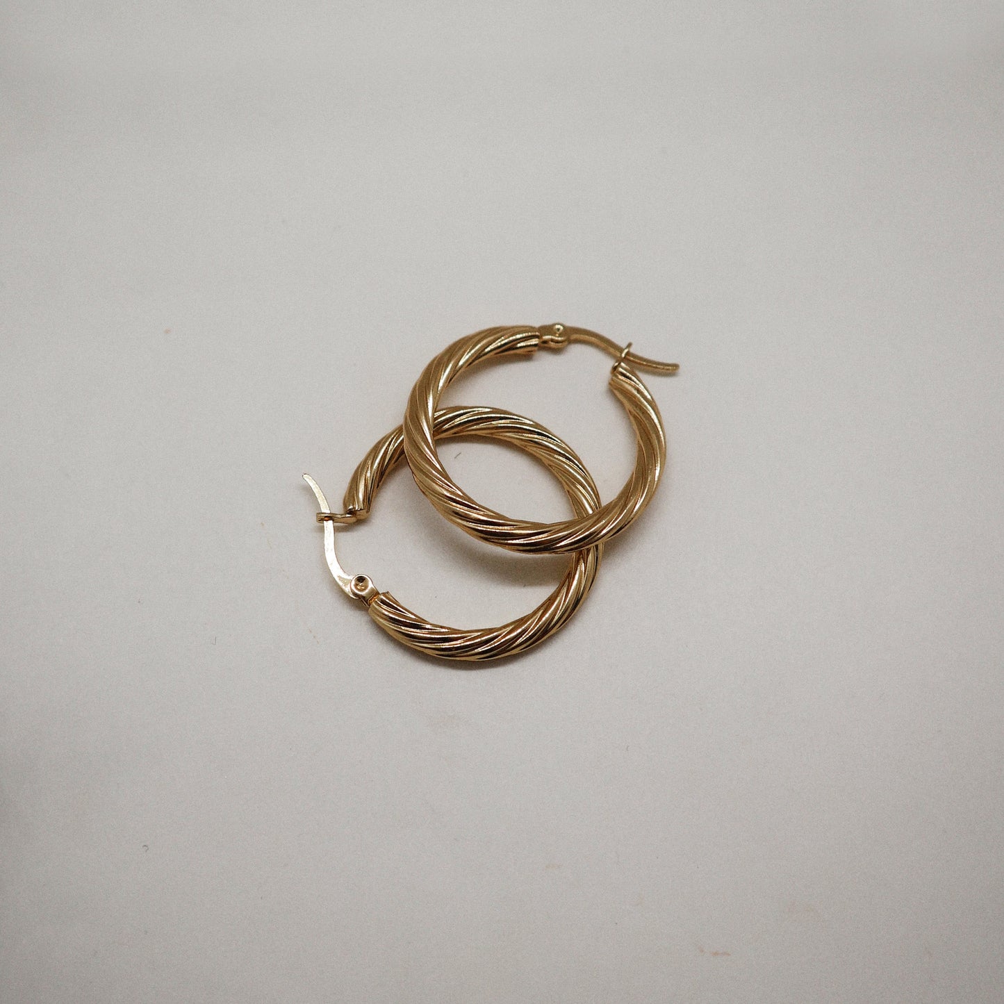 Noor twisted earrings 30mm