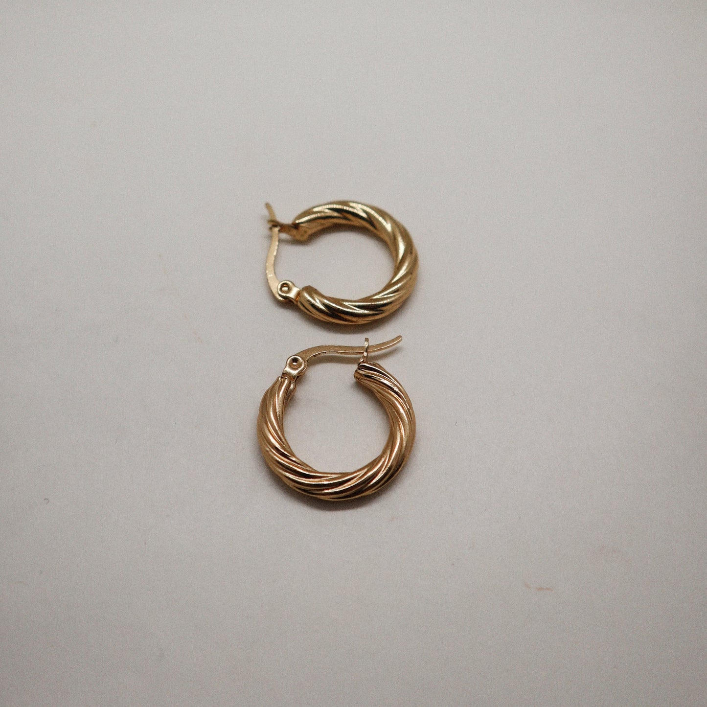 Noor twisted earrings 20mm