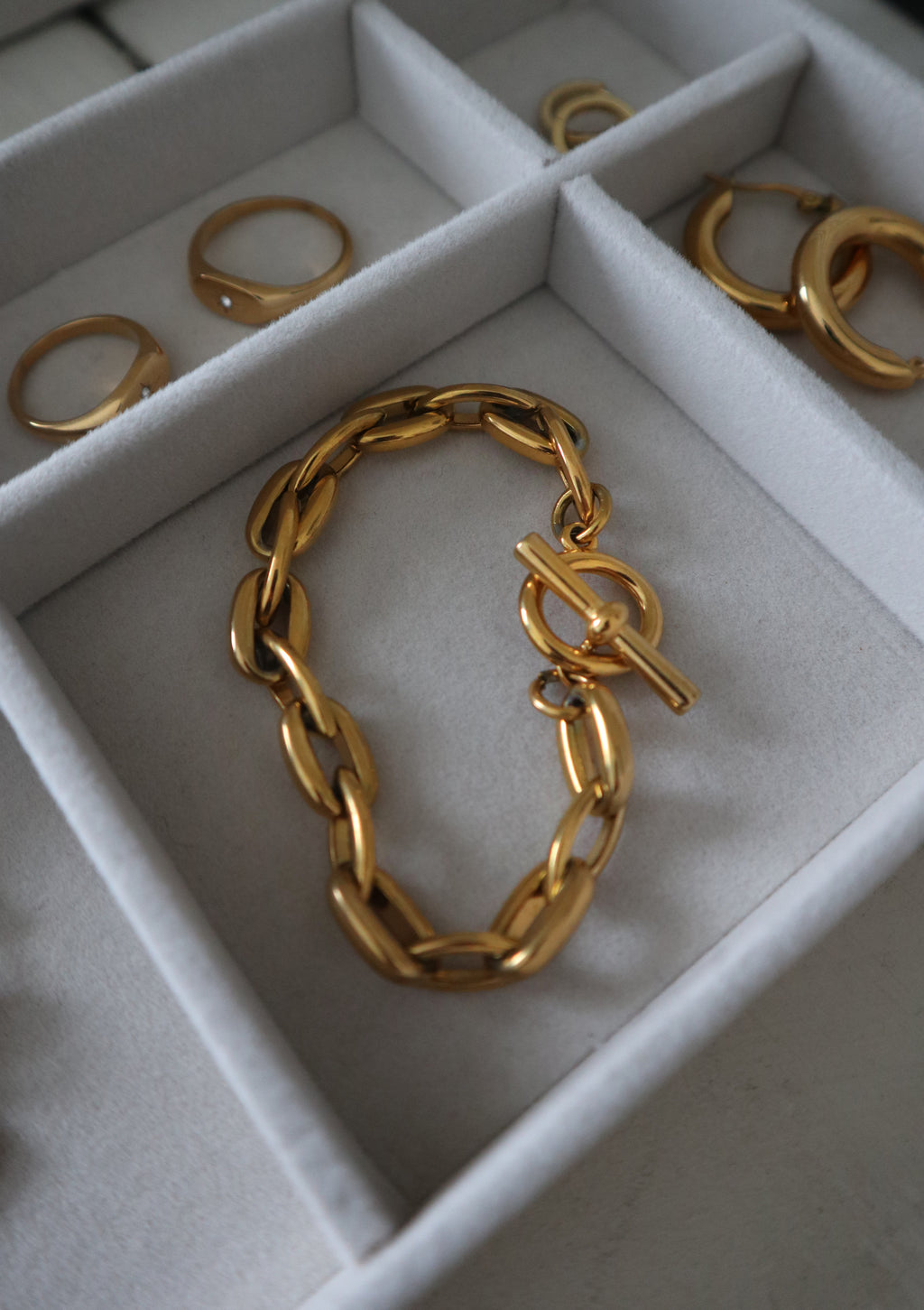 Axis bracelet