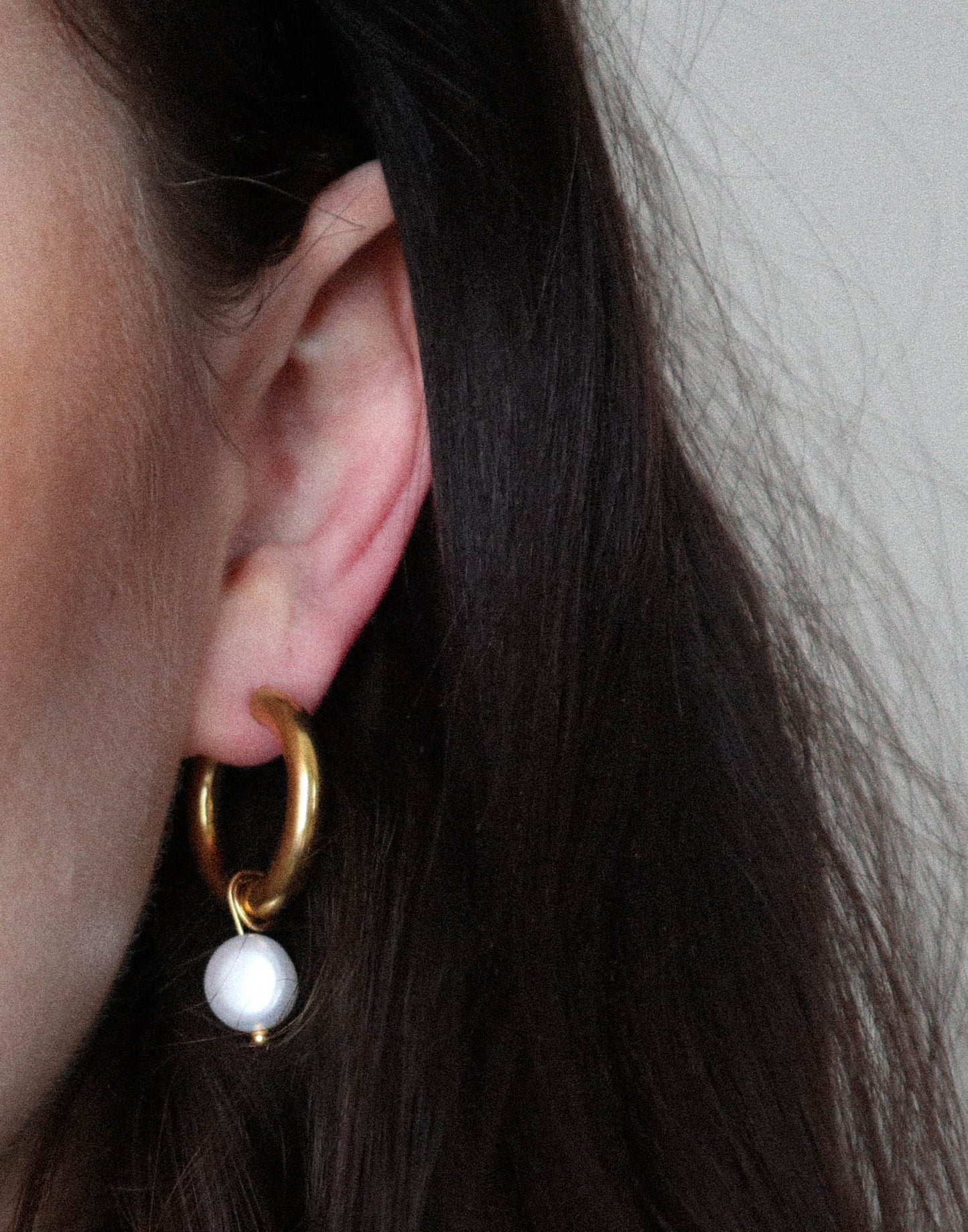 Charming pearl earrings