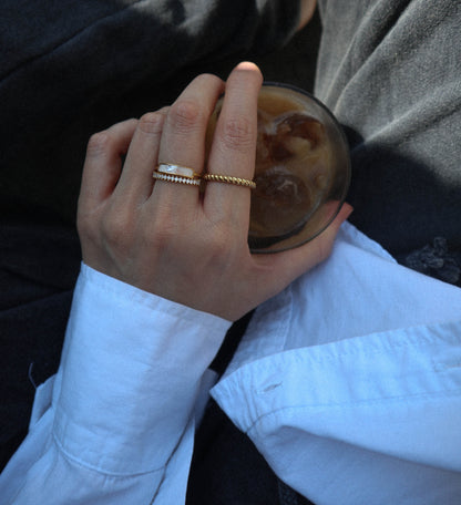 Vita ring gold