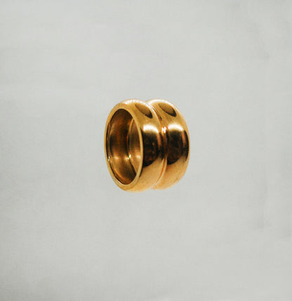 Lovely gold ring