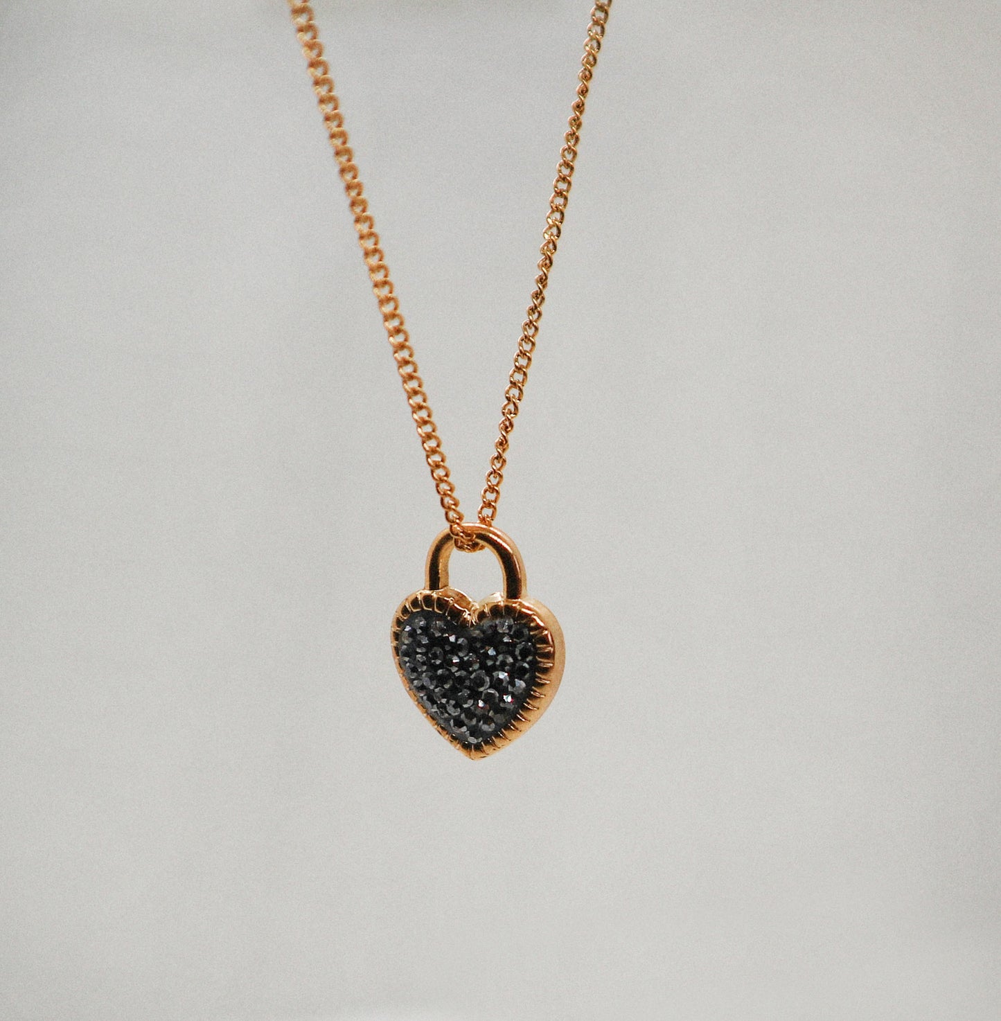 Kristel black heart necklace