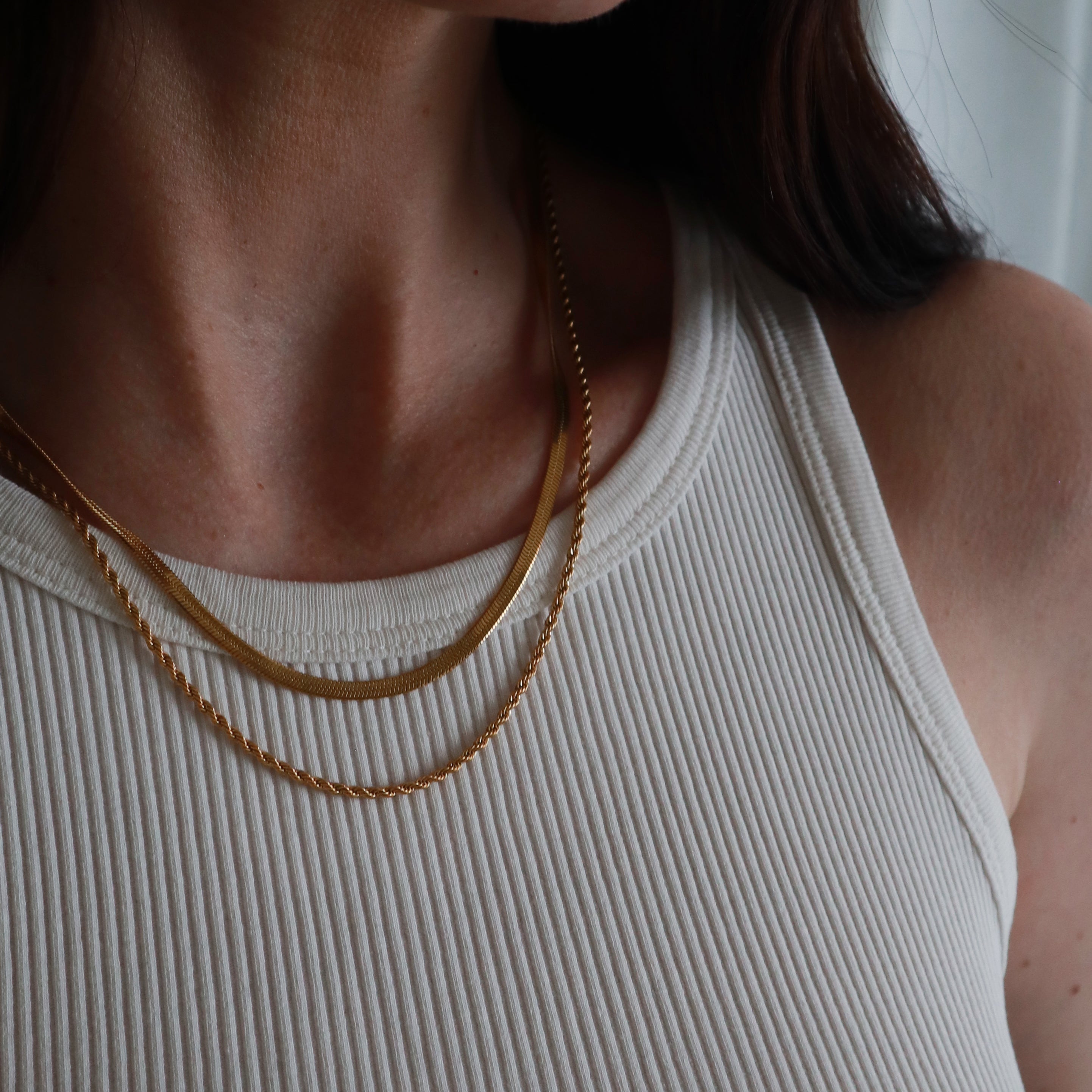 Swirl snake necklace